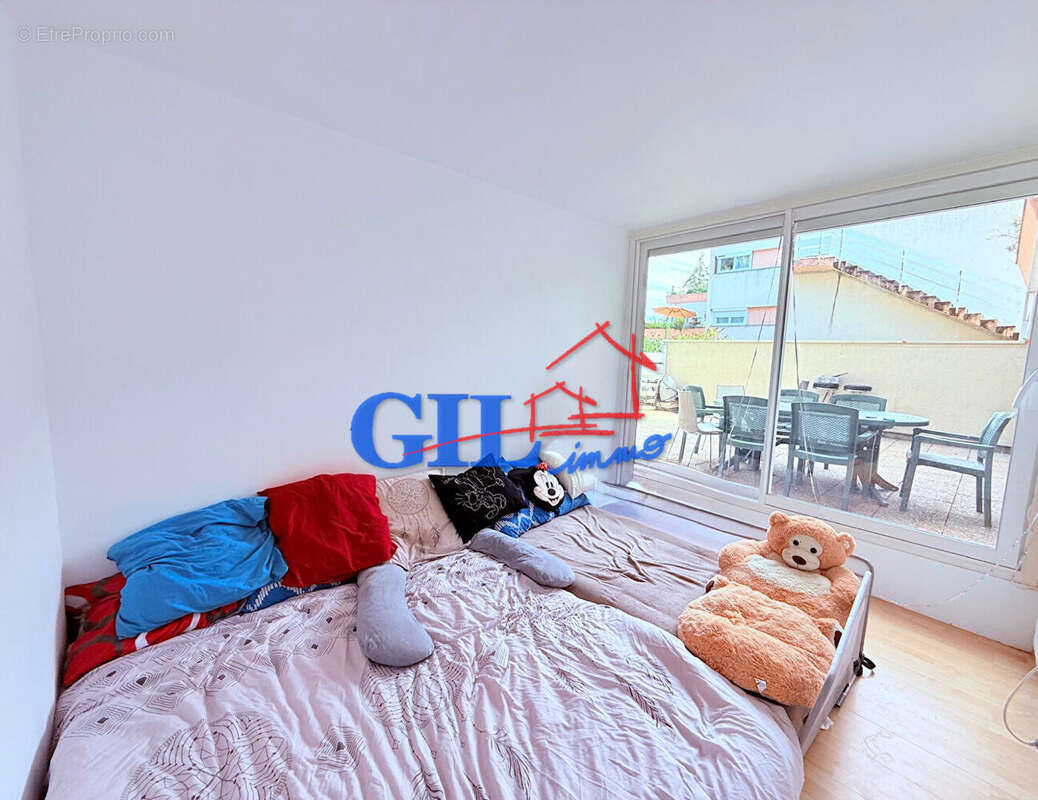 Appartement à SAVIGNY-LE-TEMPLE