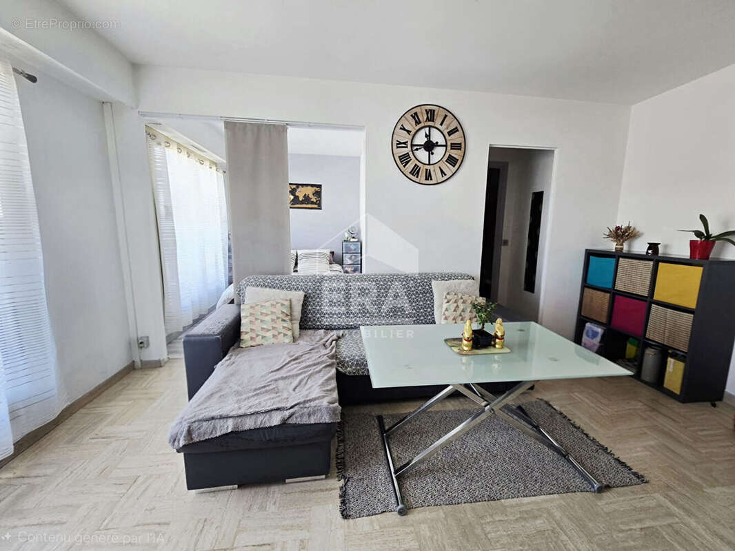 Appartement à SAINT-LAURENT-DU-VAR