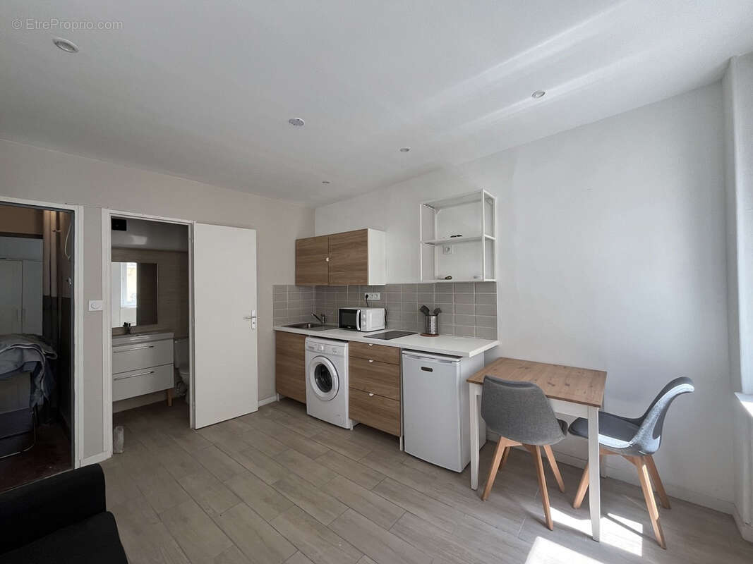 Appartement à MARSEILLE-1E
