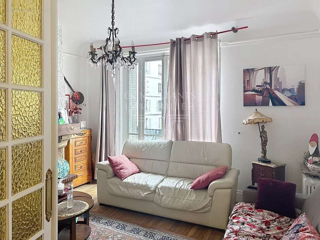 Appartement à PARIS-7E