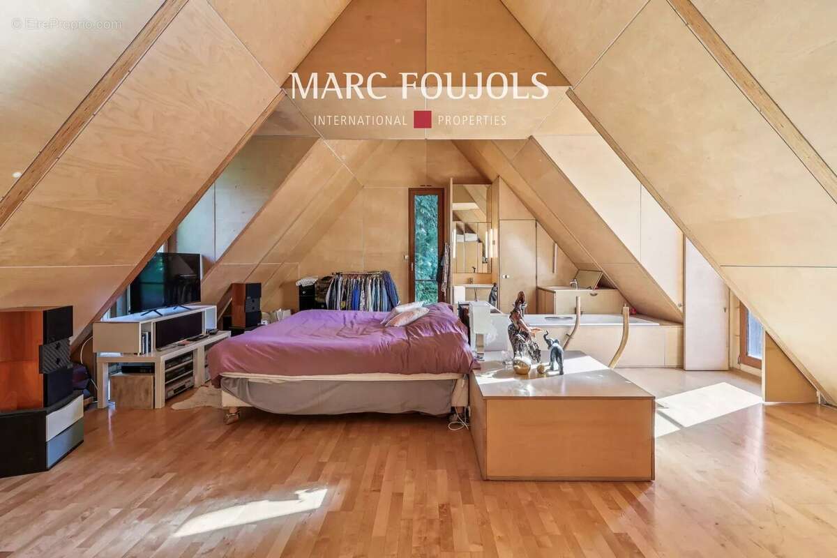 Maison à LA CELLE-SUR-MORIN