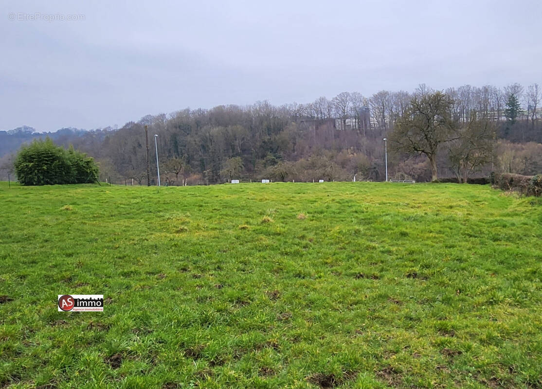 Terrain à LES GRANDES-VENTES