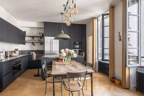 Appartement à PARIS-6E