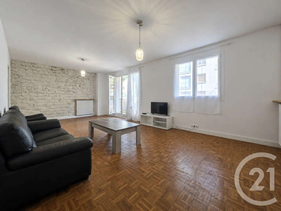 Appartement à SAINT-MAUR-DES-FOSSES
