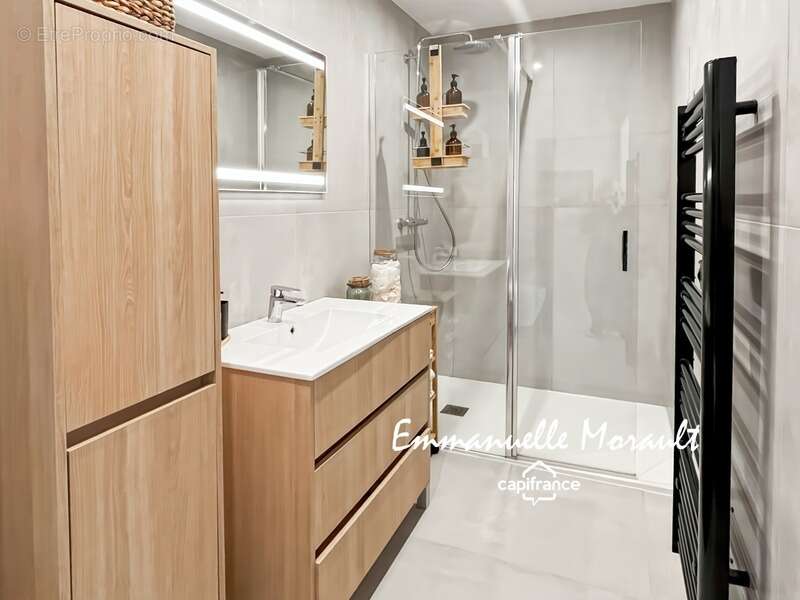 Maison à BAGNOLS-EN-FORET