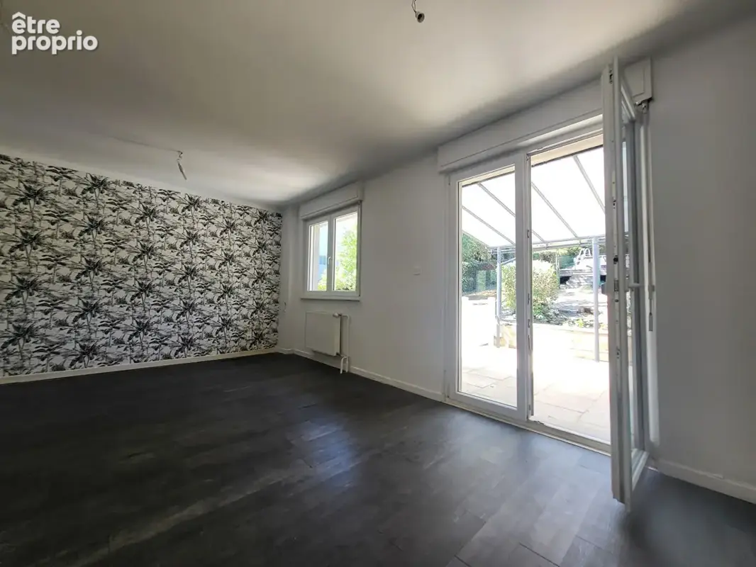 Maison individuelle - 3 pièces - 2 chambres - sous - sol complet - garage - terrasses et jardin - photo 6