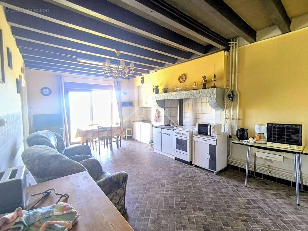 Maison à GOUTTIERES