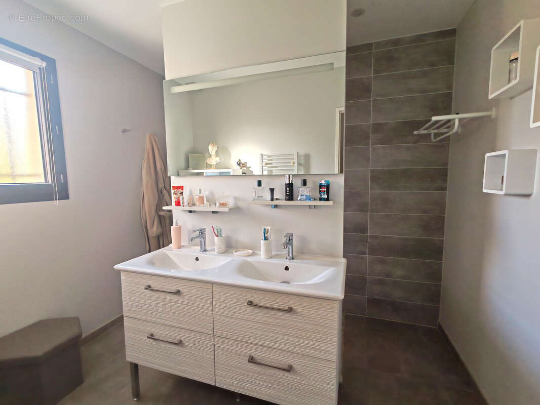 Maison à VILLENEUVE-DE-LA-RAHO