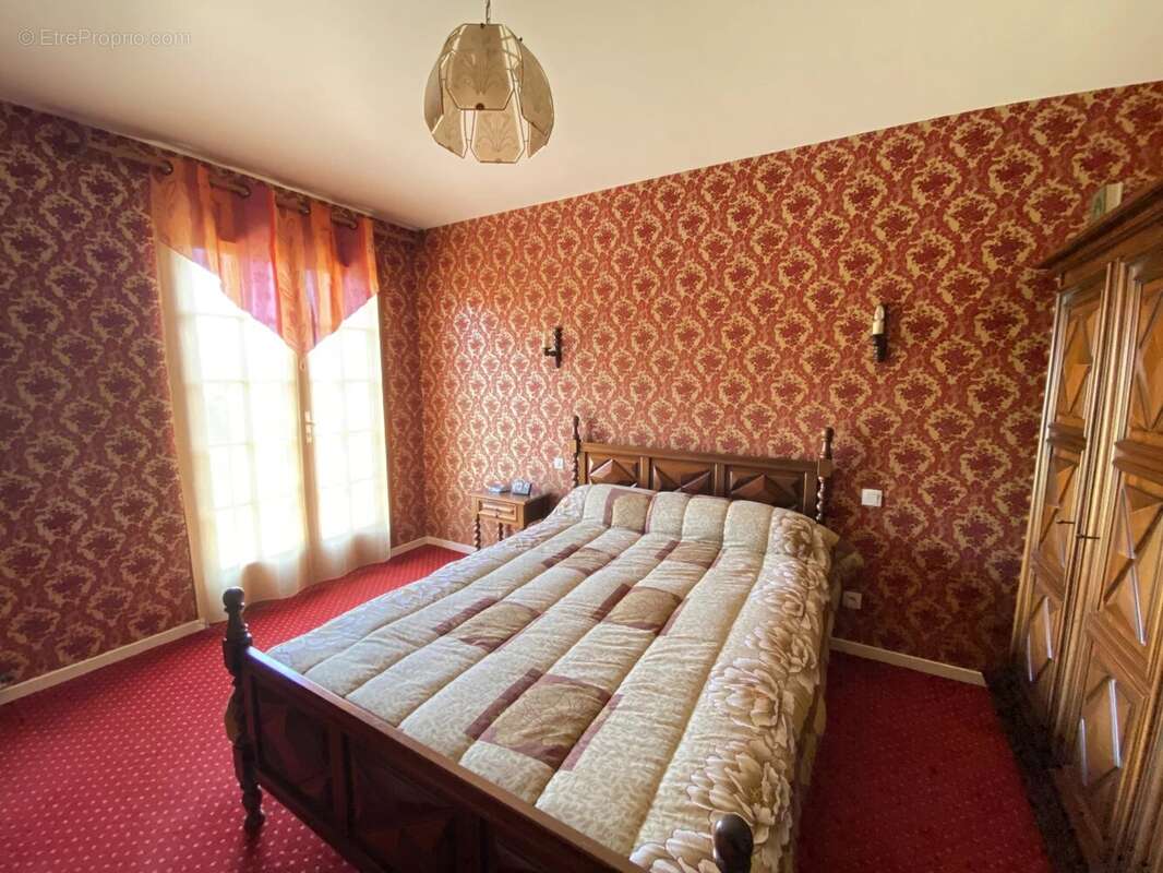 Maison à MONTREUIL-JUIGNE