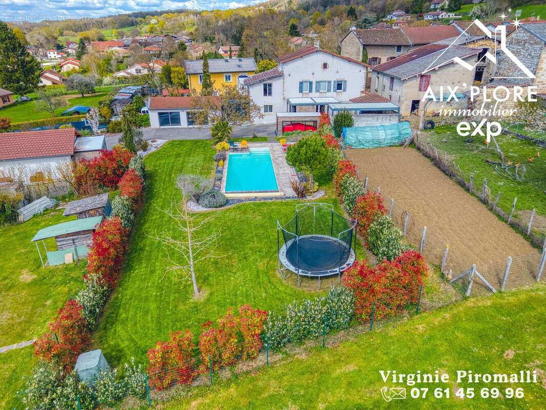 Maison 300 m² à Douvres  - photo 2