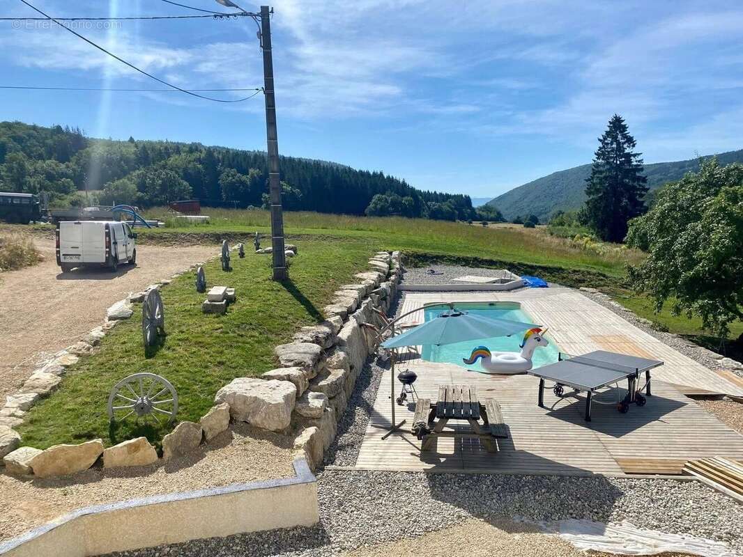 Maison à THEZILLIEU