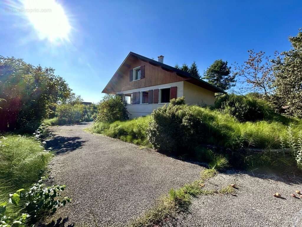 Appartement à GROISY