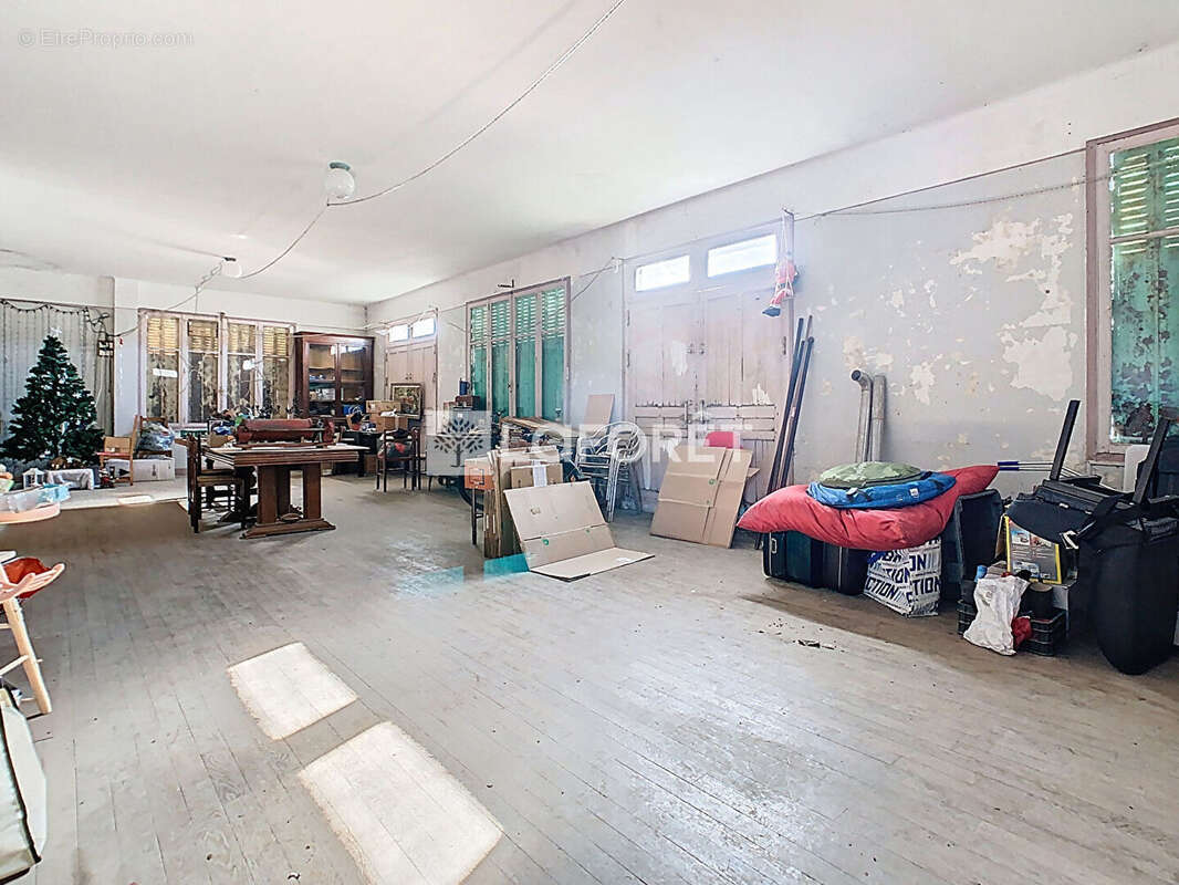 Maison à LES CHARMONTOIS