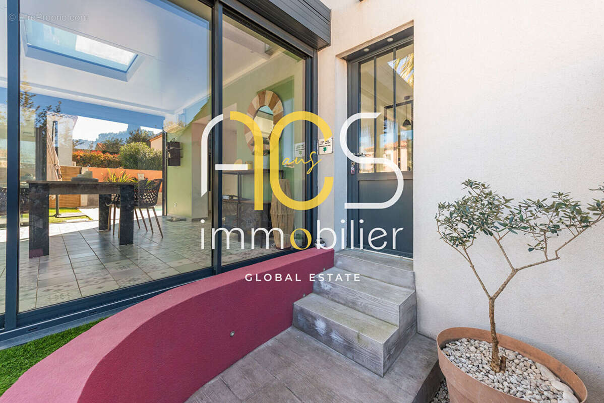 Maison à CHATEAUNEUF-LES-MARTIGUES