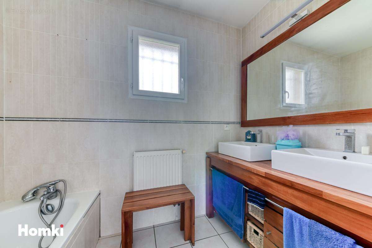 Maison à L'ISLE-D'ABEAU