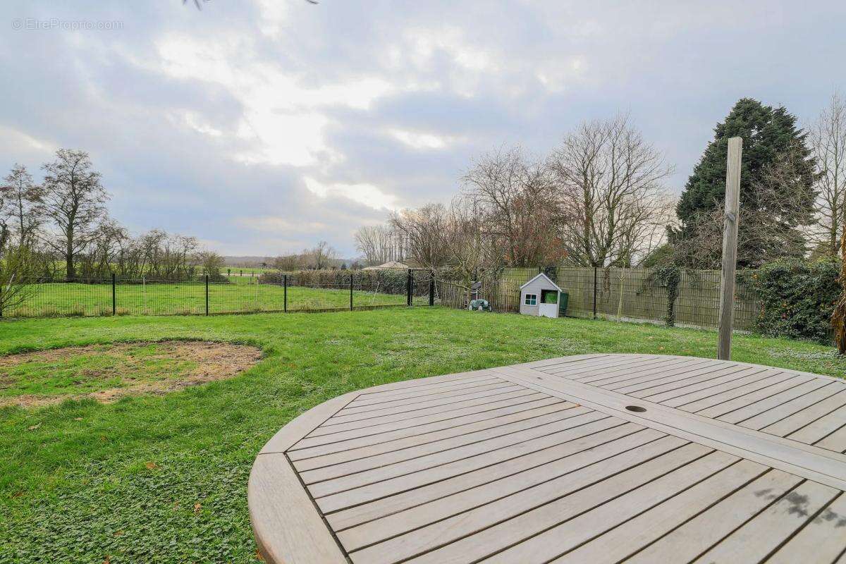 Maison à BOURGHELLES