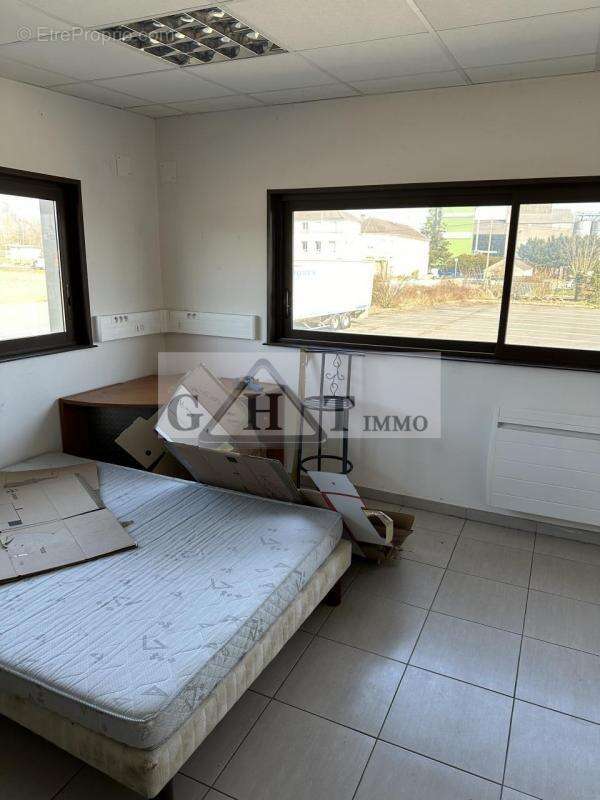 Terrain à LAGNY-LE-SEC