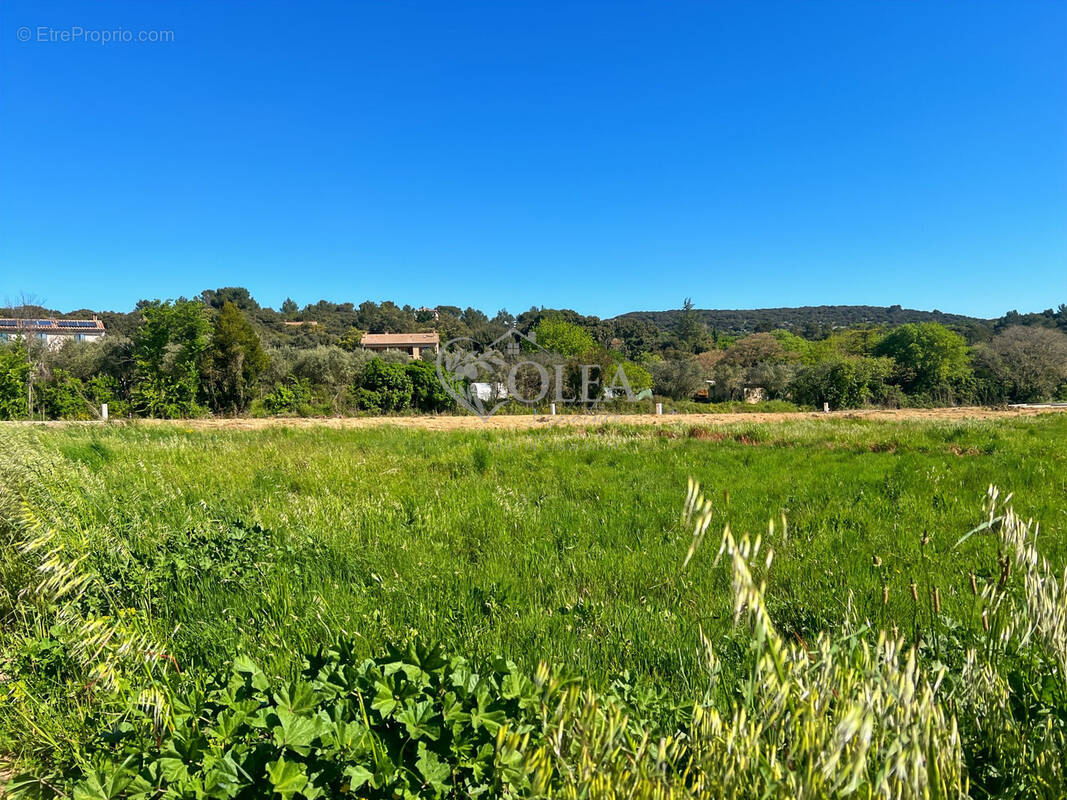 Terrain à AIGALIERS