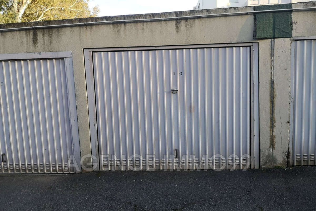 Parking à MANDELIEU-LA-NAPOULE