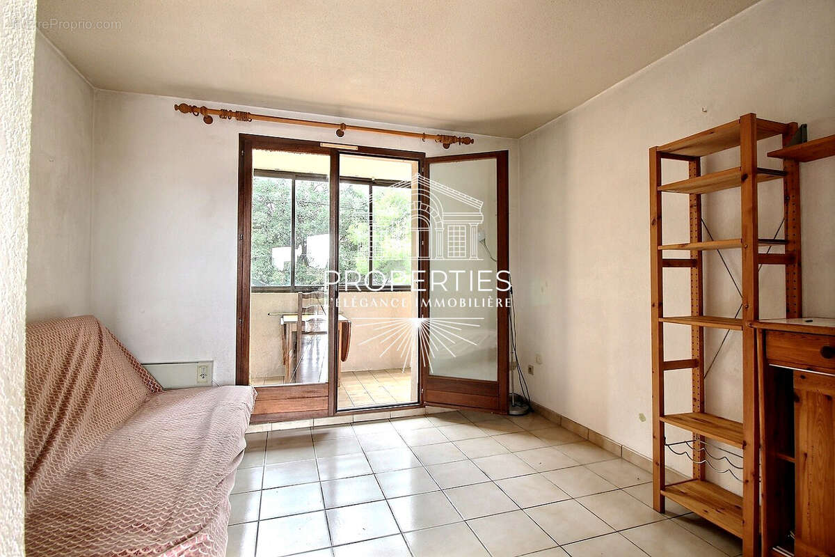 Appartement à BORMES-LES-MIMOSAS