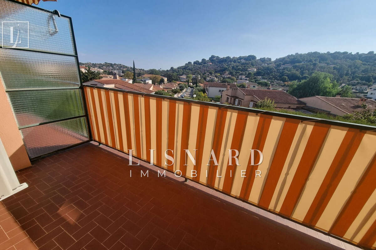 Appartement à VALLAURIS