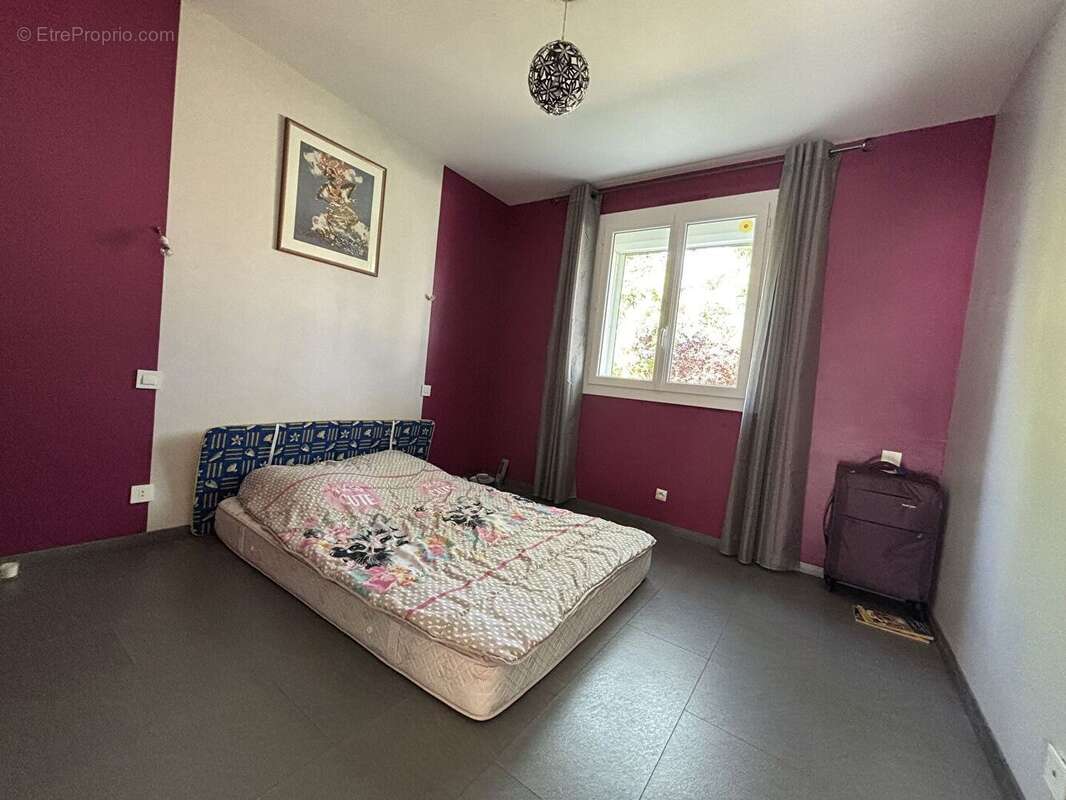 Maison à LA CHAPELLE-BASSE-MER