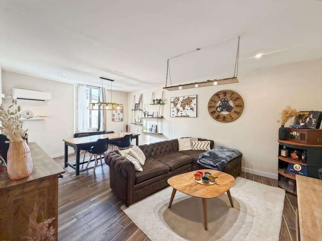 Appartement à CUERS