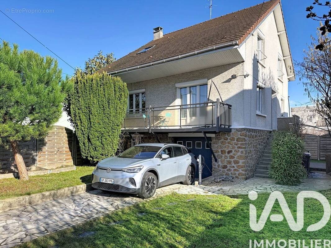 Photo 1 - Maison à SAVIGNY-SUR-ORGE