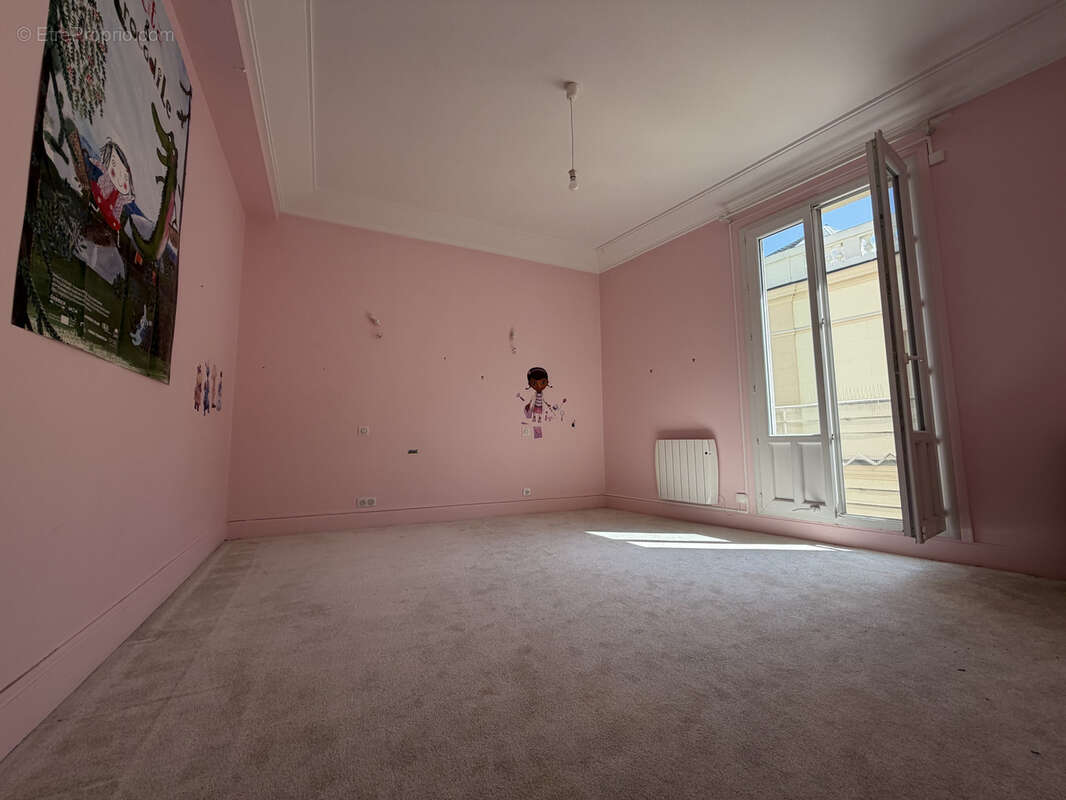Appartement T4 133 m2 dans le quartier du Triangle d'or - photo 5