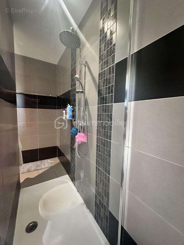 Maison à VILLECOMTAL-SUR-ARROS