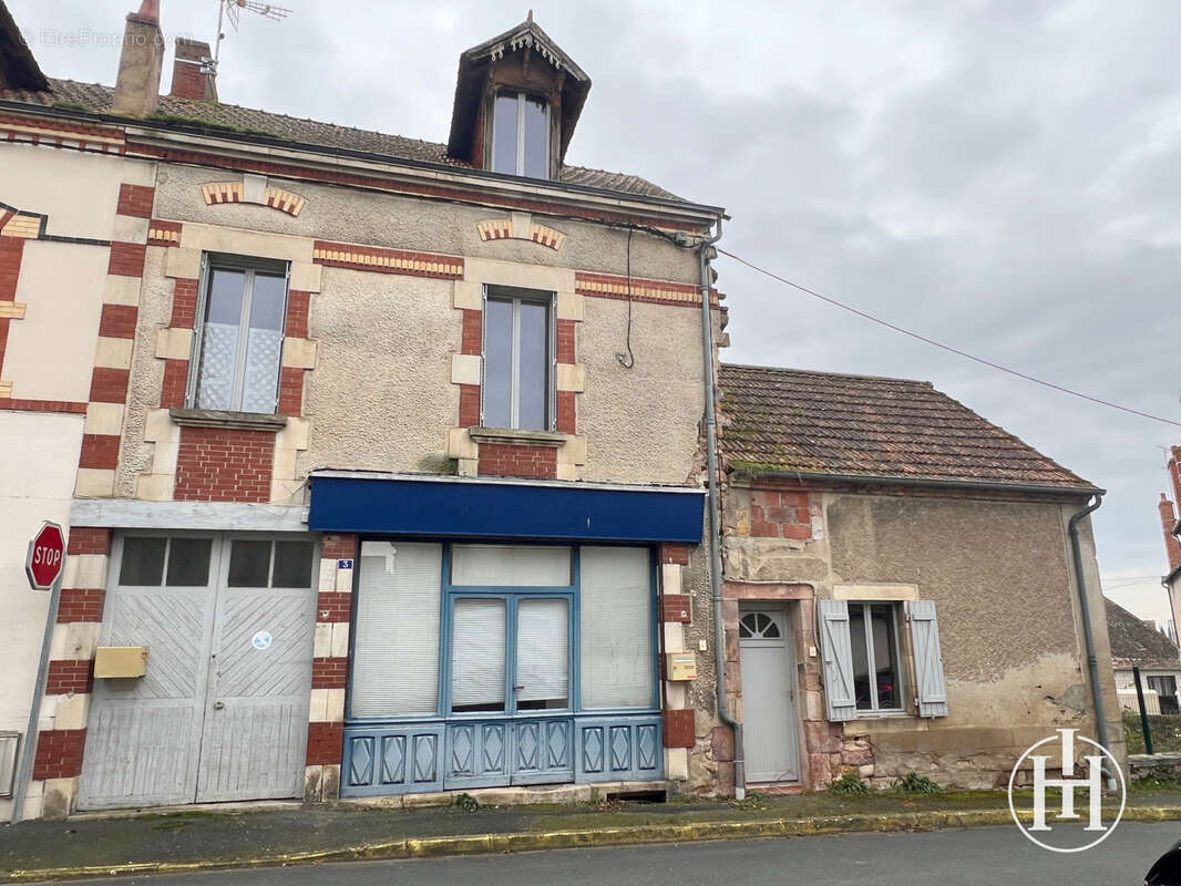 Appartement à VALLON-EN-SULLY