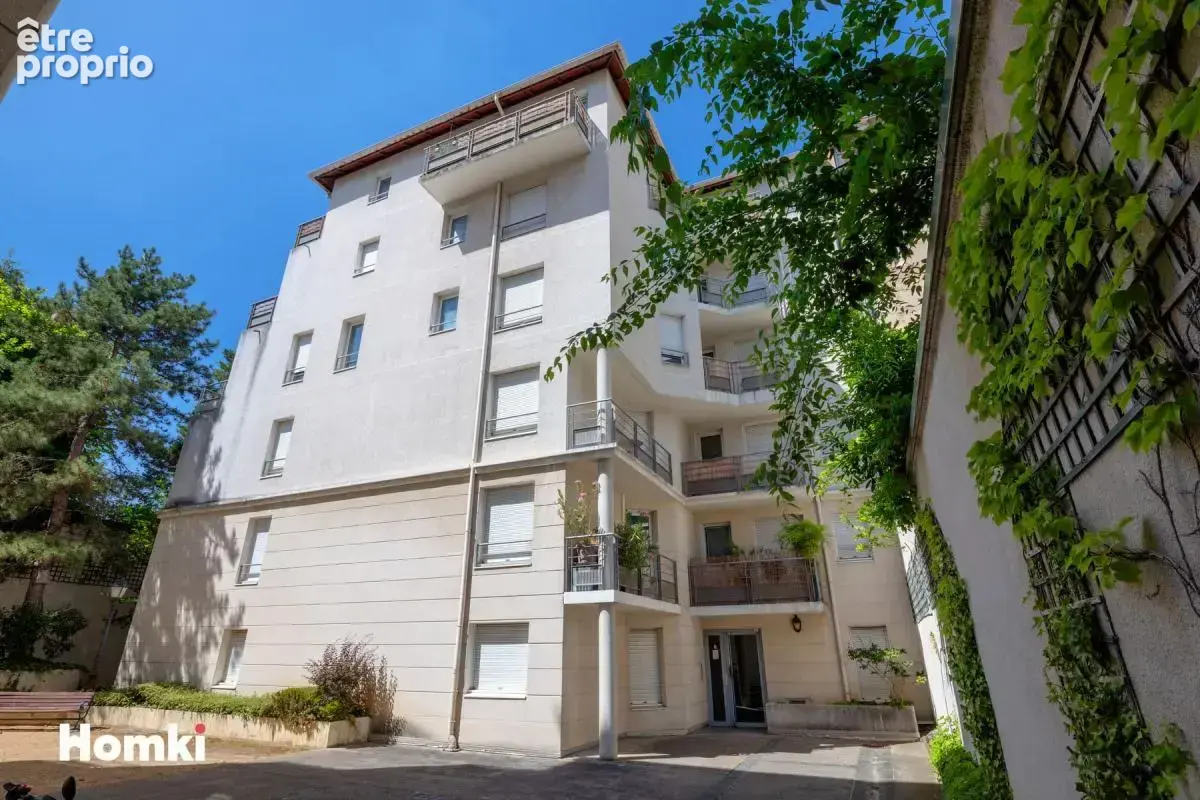 Lyon 3ᵉ – T2 de 48,37 m² avec balcon, garage et cave - Avenue Felix Faure - photo 12