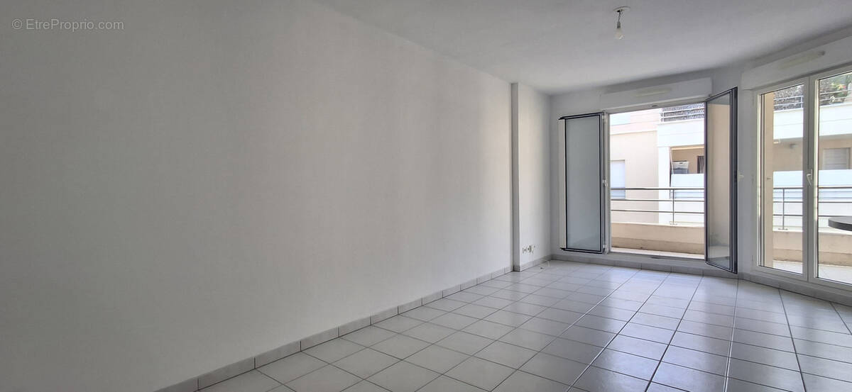 Appartement à VALLAURIS