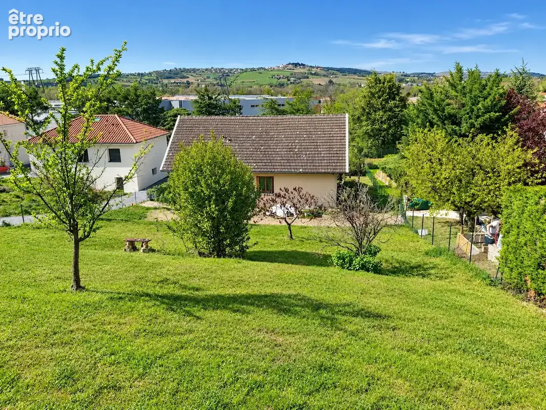 Civrieux-d’azergues   terrain constructible de 940 m2   vue dégagée - photo 1