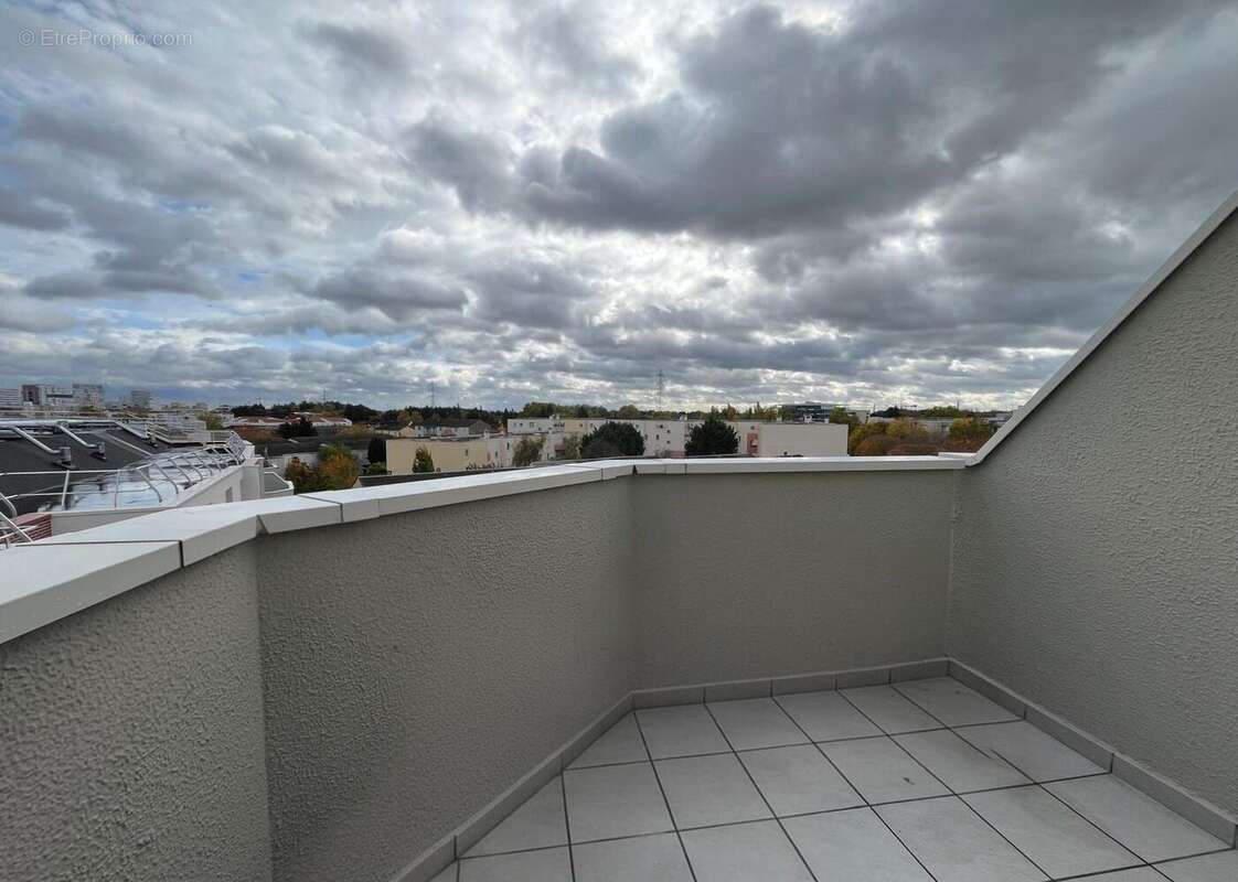 Appartement à COURCOURONNES