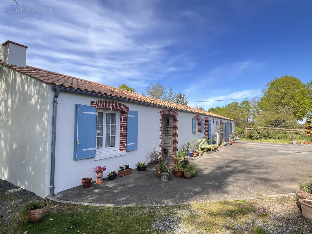Maison à LES CLOUZEAUX