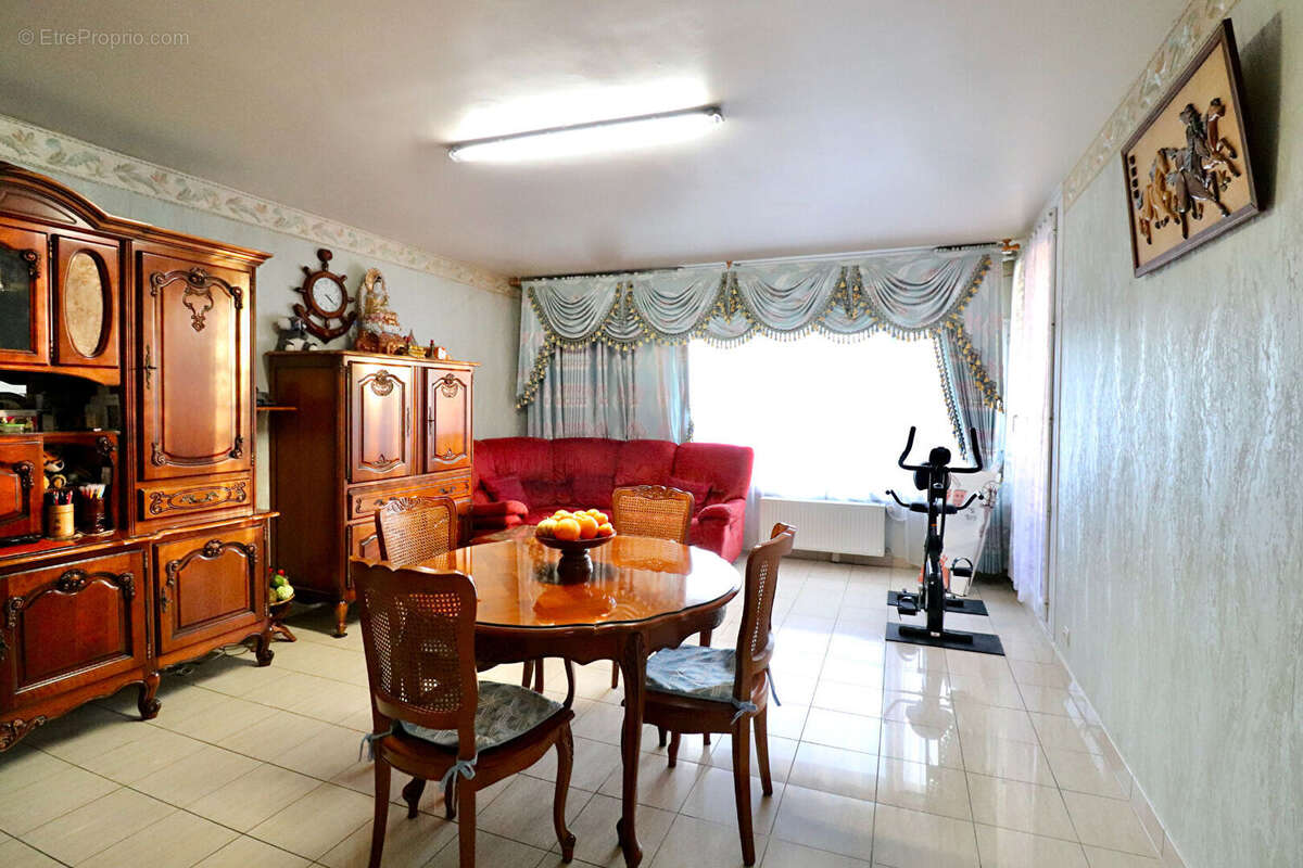 Appartement à CHAMPS-SUR-MARNE