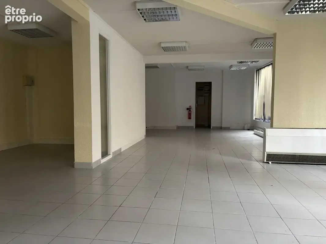 Commerce 74 m² à vendre à Romans-Sur-Isere (26100) - photo 2