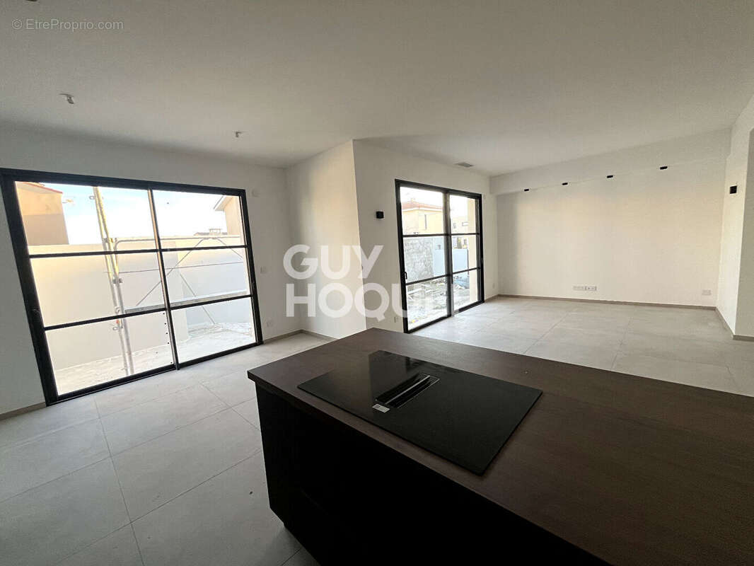 Maison à VILLENEUVE-DE-LA-RAHO