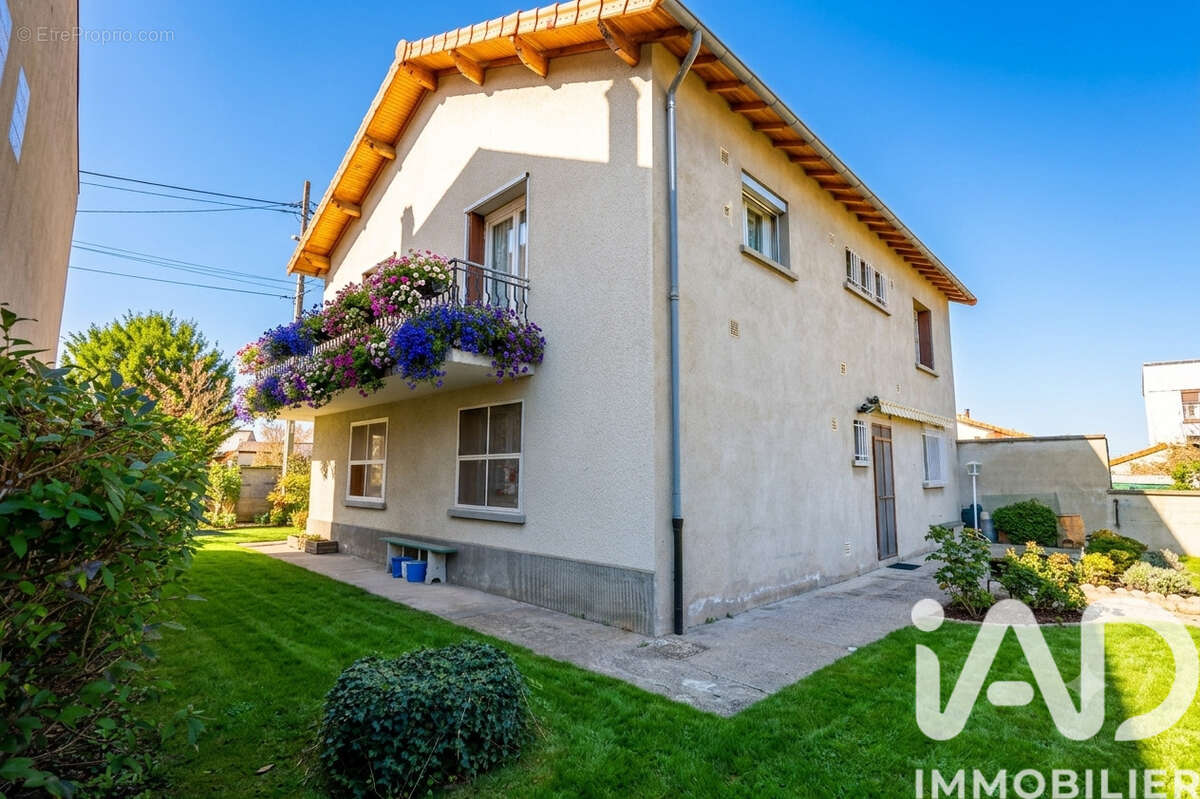 Photo 2 - Maison à LEMPDES