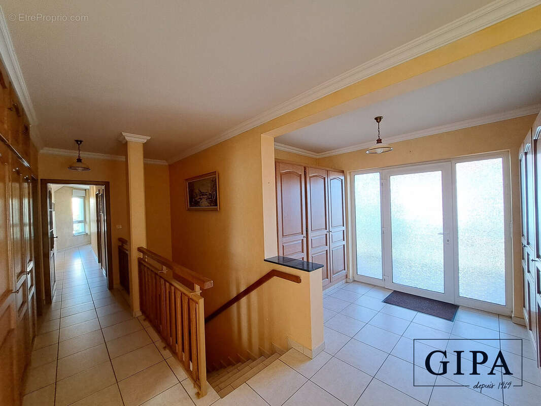 ENTREE avec placards - Maison à ALTORF