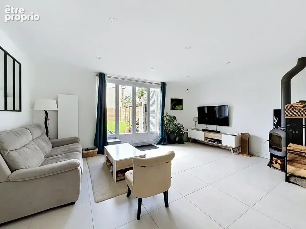 Photo Maison à Voisins-Le-Bretonneux au prix de 420 000€