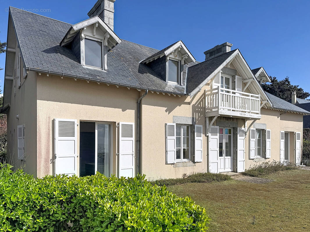 Maison à JULLOUVILLE