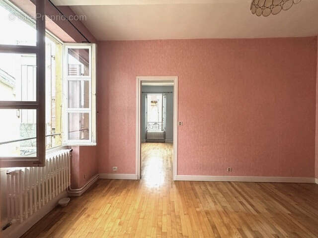 Appartement à CHARLIEU