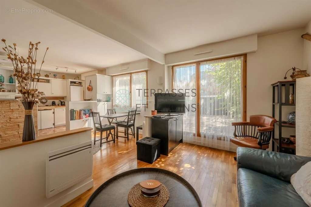 Appartement à ISSY-LES-MOULINEAUX