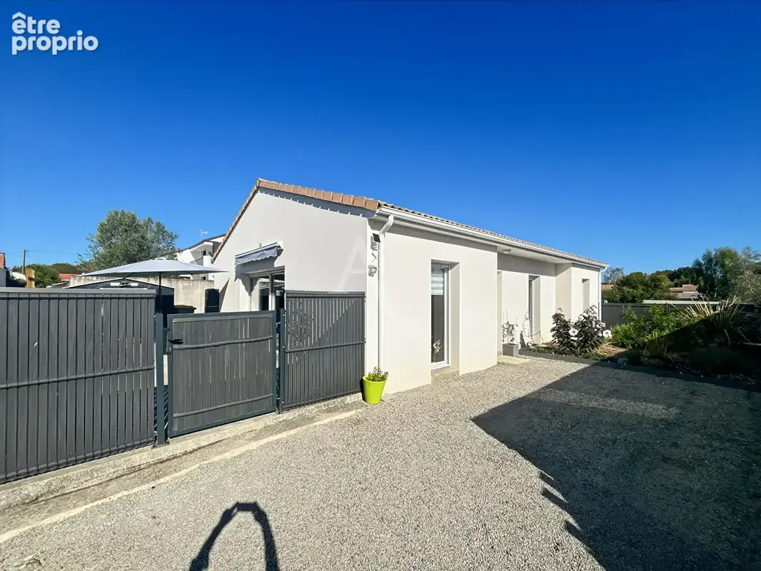 Maison récente de 2020 à vendre à Challans avec terrasse et terrain clos - photo 8