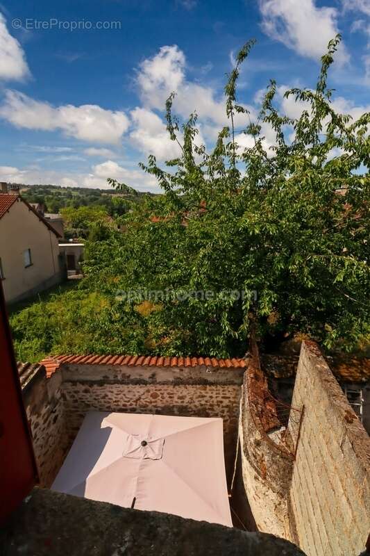 Maison à MAGNAC-LAVAL