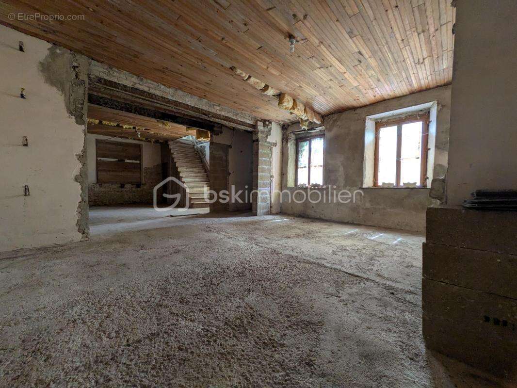 BARBY – Ensemble immobilier rare à fort potentiel (470 m² bâtis) - photo 10