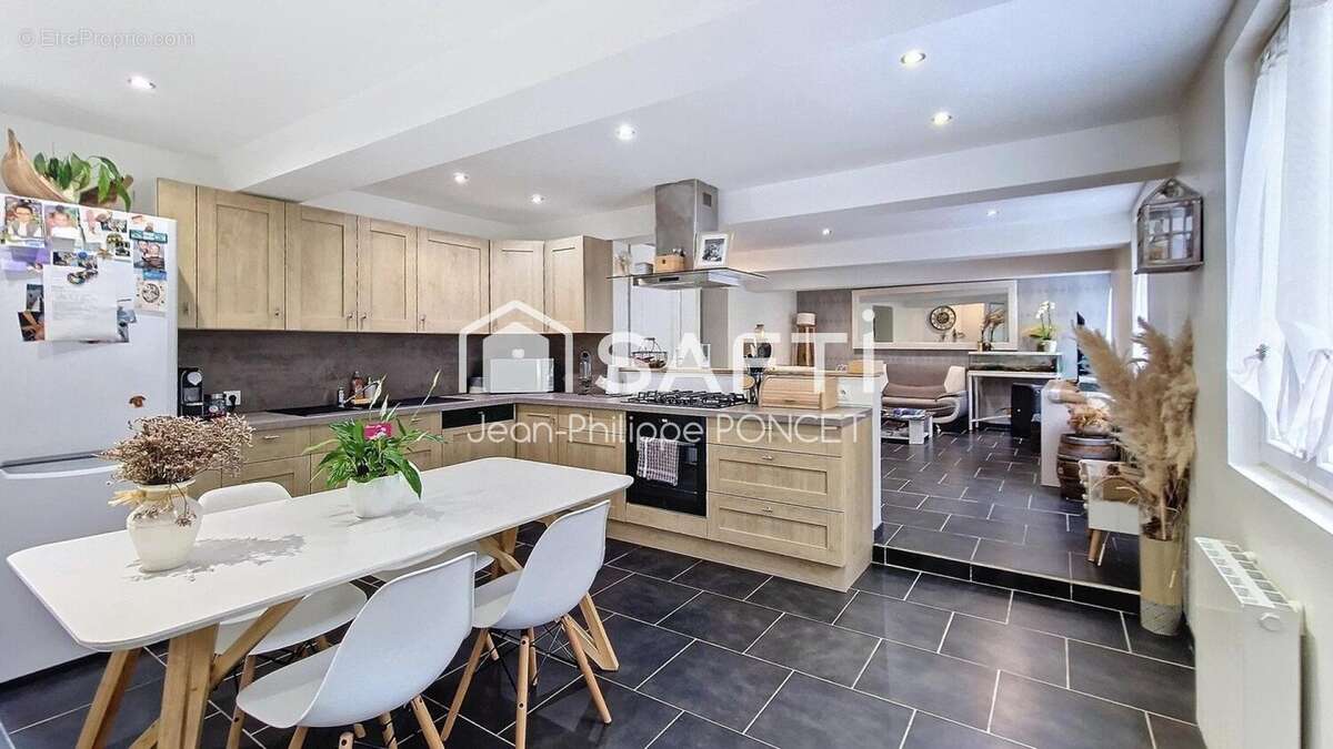 Photo 3 - Appartement à LA MADELAINE-SOUS-MONTREUIL