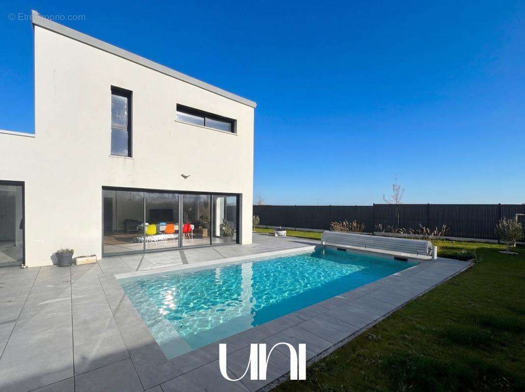 Maison à COURSEULLES-SUR-MER